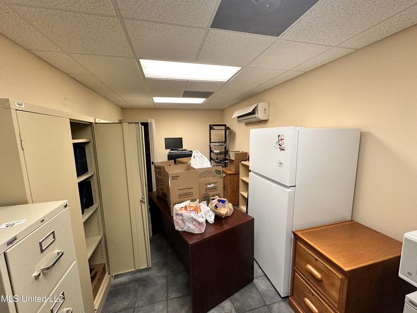 Exceptional Investment Opportunity: Premier Professional Office - photo 16