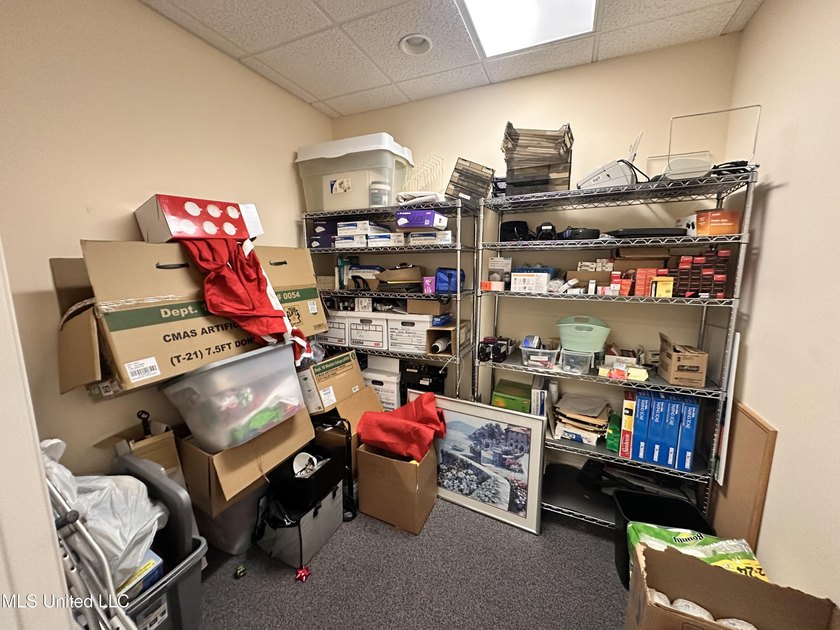 Exceptional Investment Opportunity: Premier Professional Office - photo 19