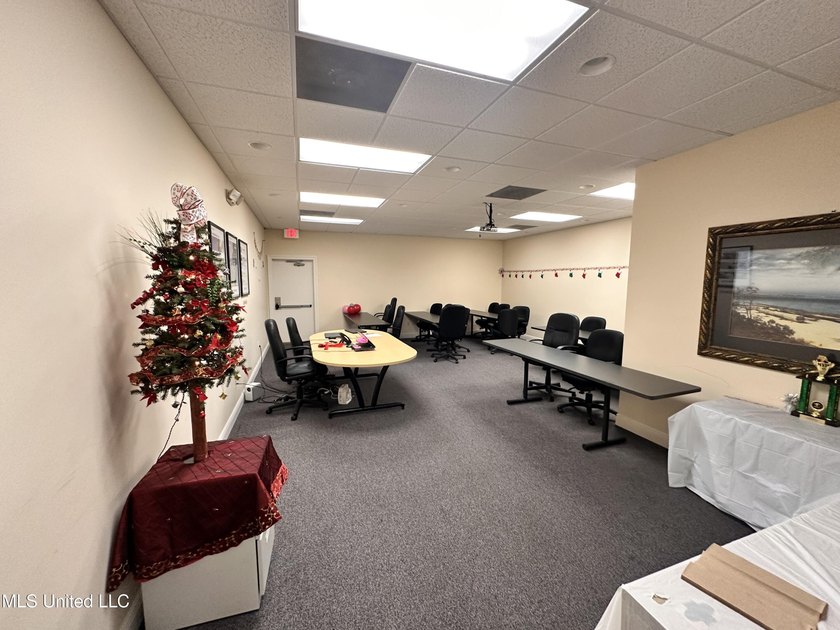Exceptional Investment Opportunity: Premier Professional Office - photo 22