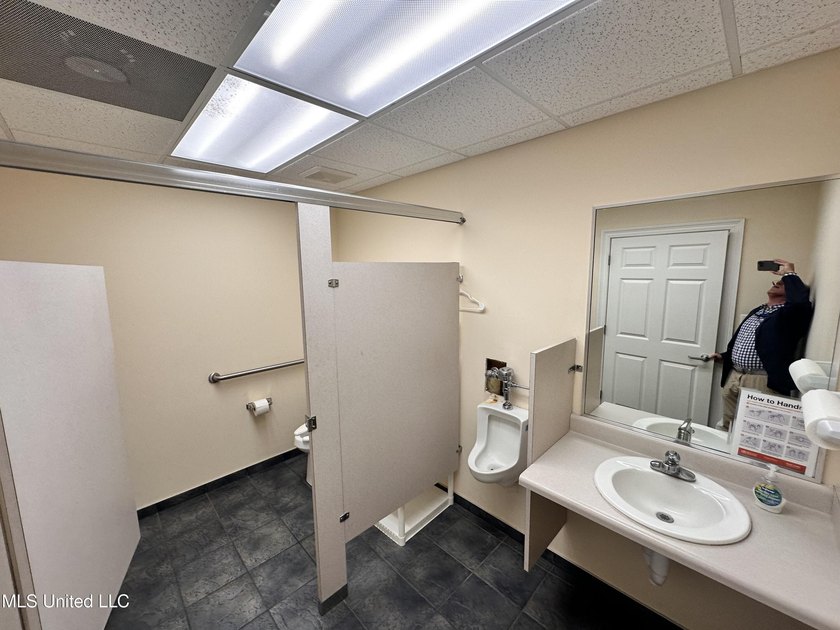 Exceptional Investment Opportunity: Premier Professional Office - photo 25