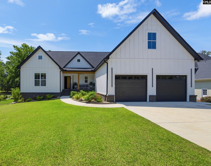 SEE VIRTUAL TOUR. Welcome to 52 Melrose Place in the highly - photo 5