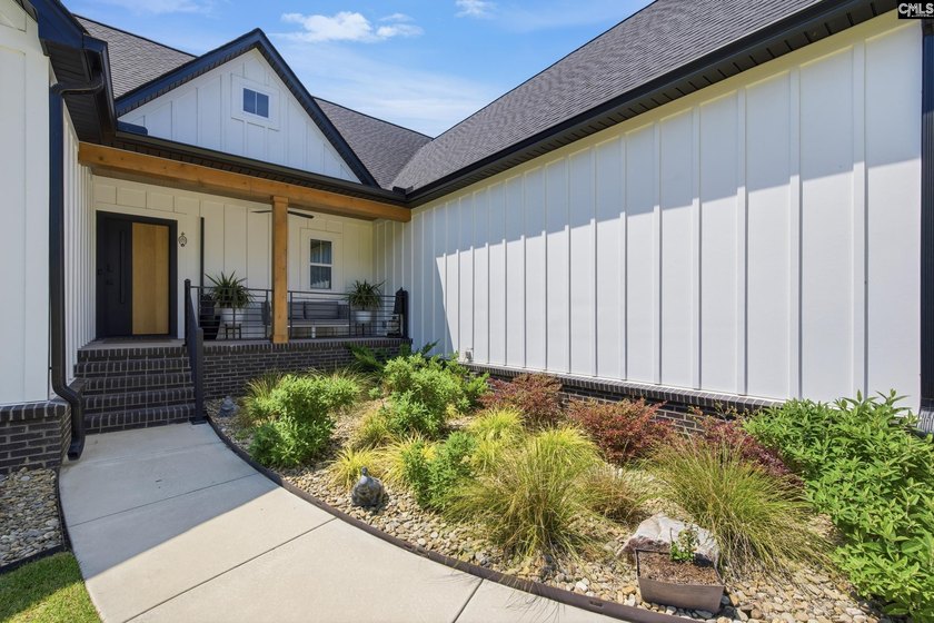 SEE VIRTUAL TOUR. Welcome to 52 Melrose Place in the highly - photo 7