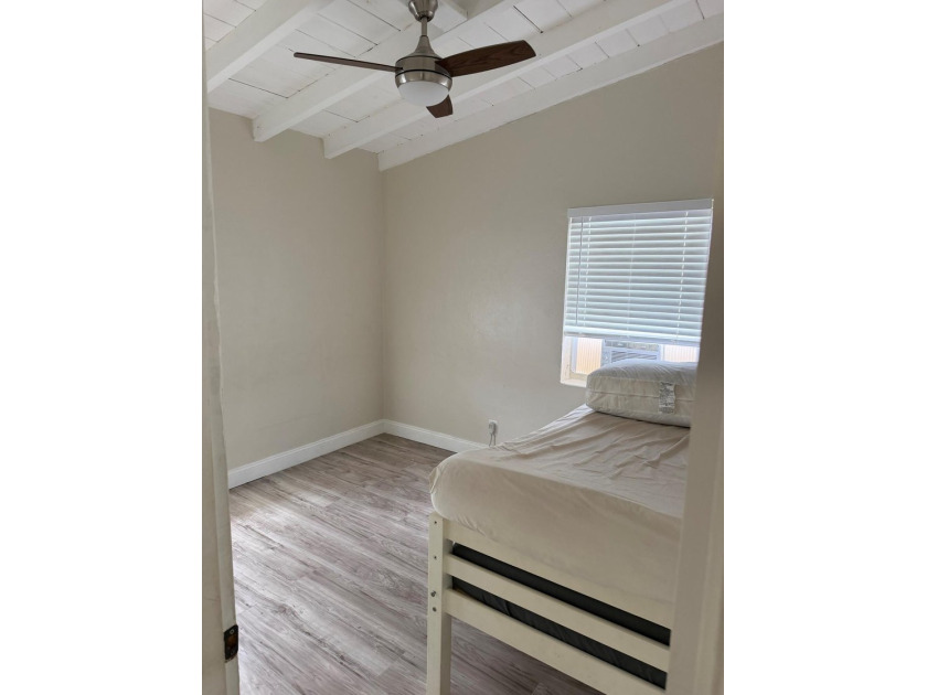 Beautiful 2/1 with carport - shed - with w/d hookups - two - photo 9