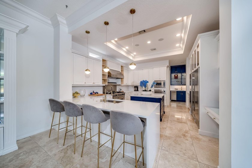 Stunning custom built modern mediterranean lakefront home - photo 10