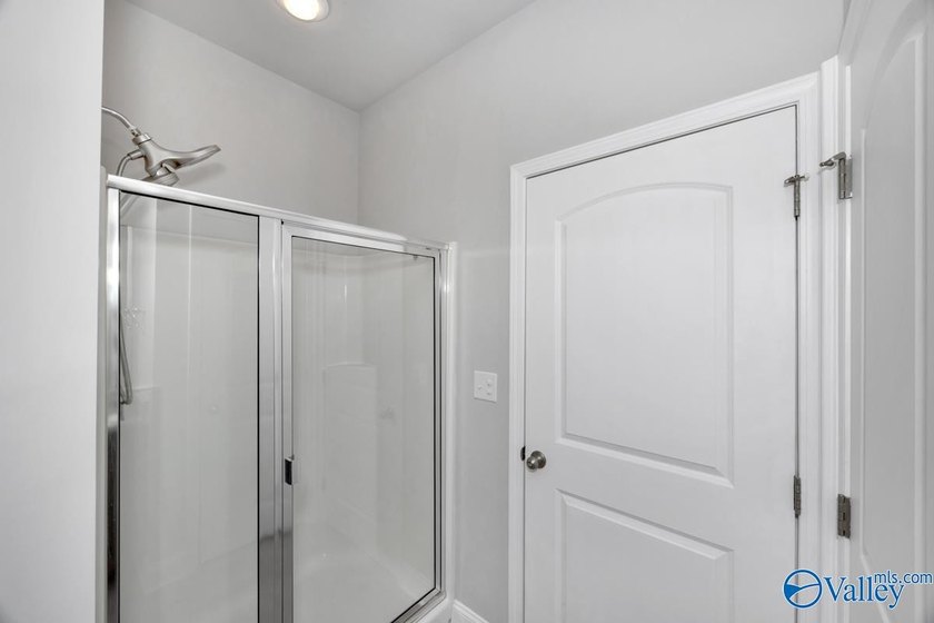 Low maintenance living in an active community! Single level - photo 14