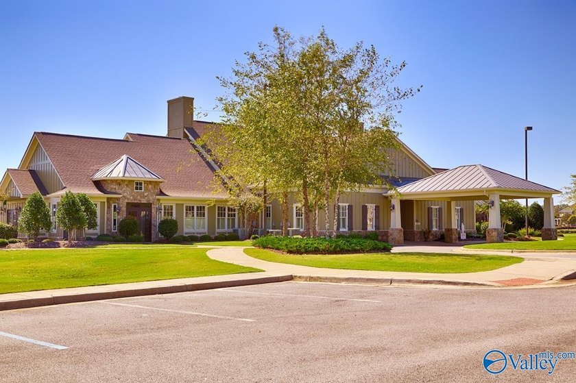 Low maintenance living in an active community! Single level - photo 27