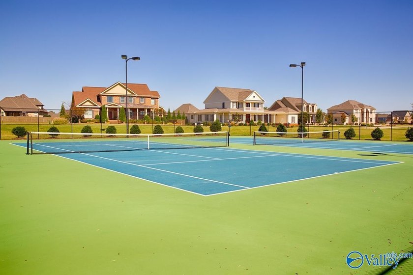 Low maintenance living in an active community! Single level - photo 28