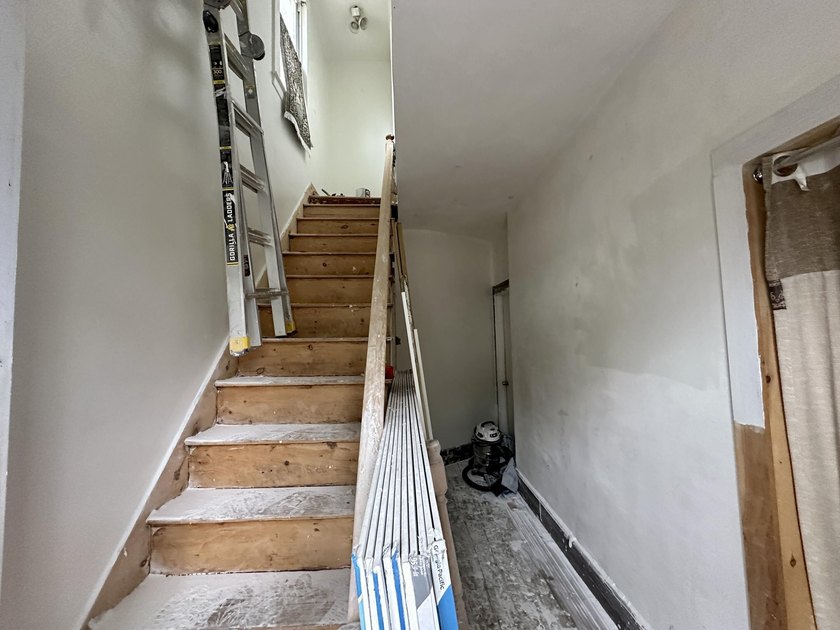 Here is your opportunity to own a versatile property in the - photo 12