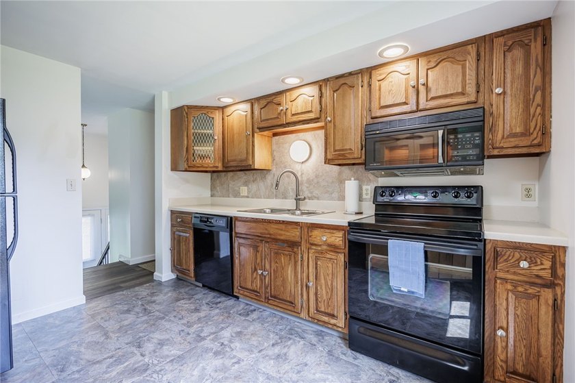 Welcome home to this beautifully updated, ORIGINAL OWNER - photo 19
