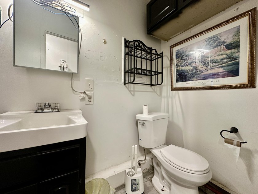 Here is your opportunity to own a versatile property in the - photo 19