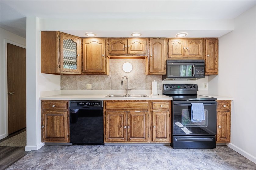 Welcome home to this beautifully updated, ORIGINAL OWNER - photo 20