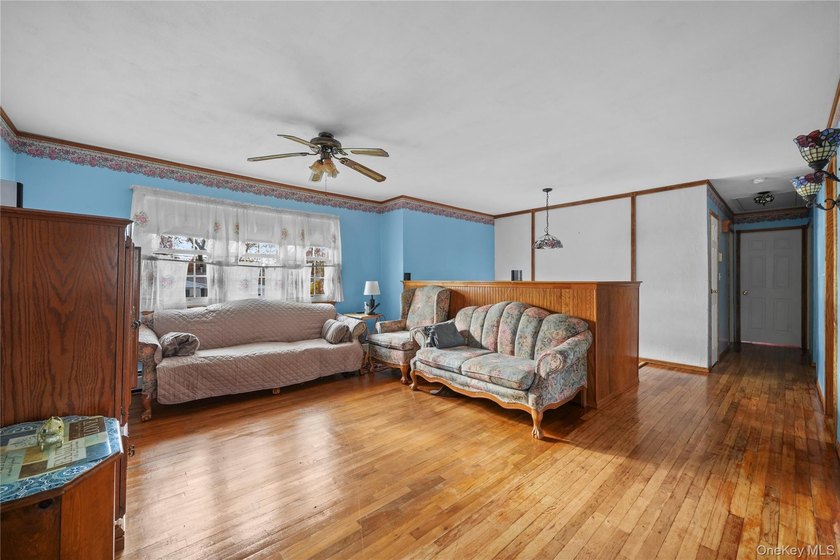Don't miss this opportunity! This spacious High Ranch - photo 4