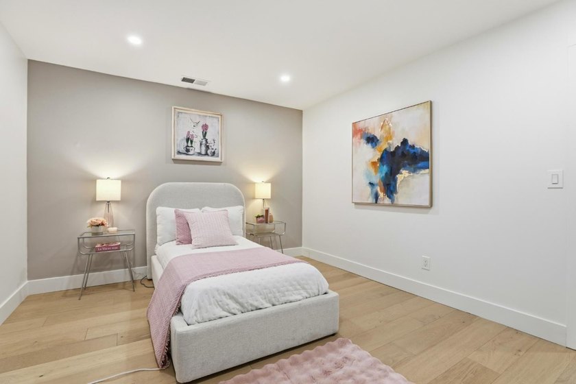 Exceptional re-imagined Midtown residence seamlessly blends - photo 21