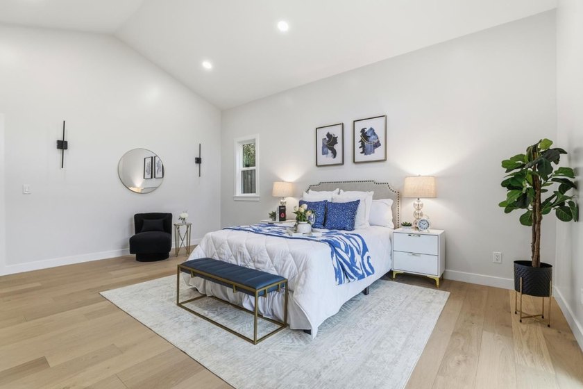 Exceptional re-imagined Midtown residence seamlessly blends - photo 25