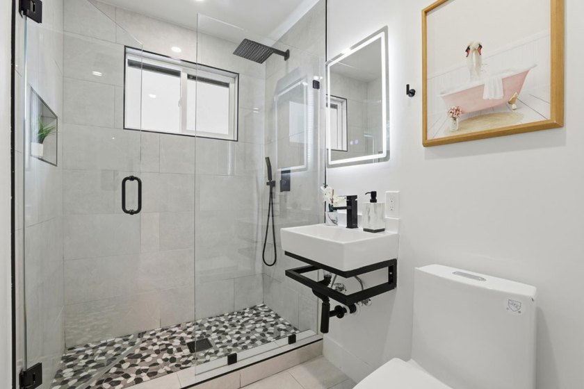 Exceptional re-imagined Midtown residence seamlessly blends - photo 29