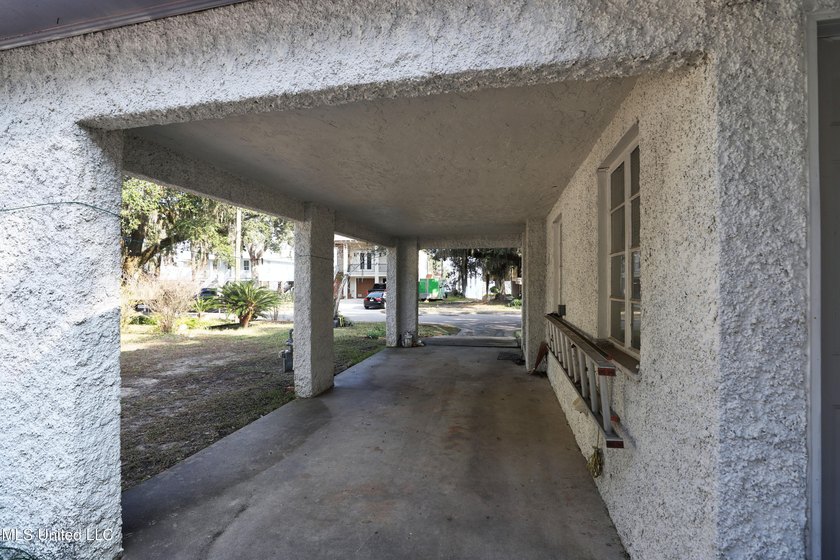 Welcome home to beautiful Biloxi near the Back Bay! Situated on - photo 3