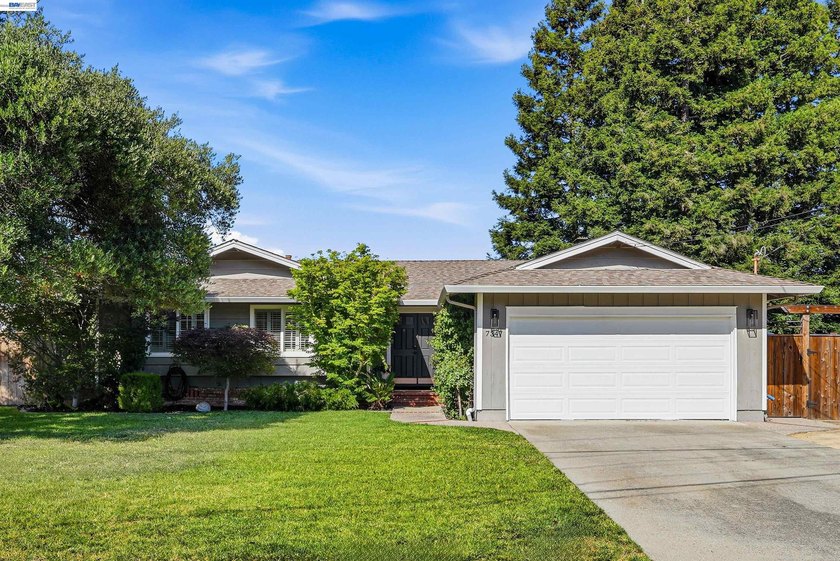 Welcome to 7347 Sedgefield Ave. the most turnkey, move-in ready - photo 3