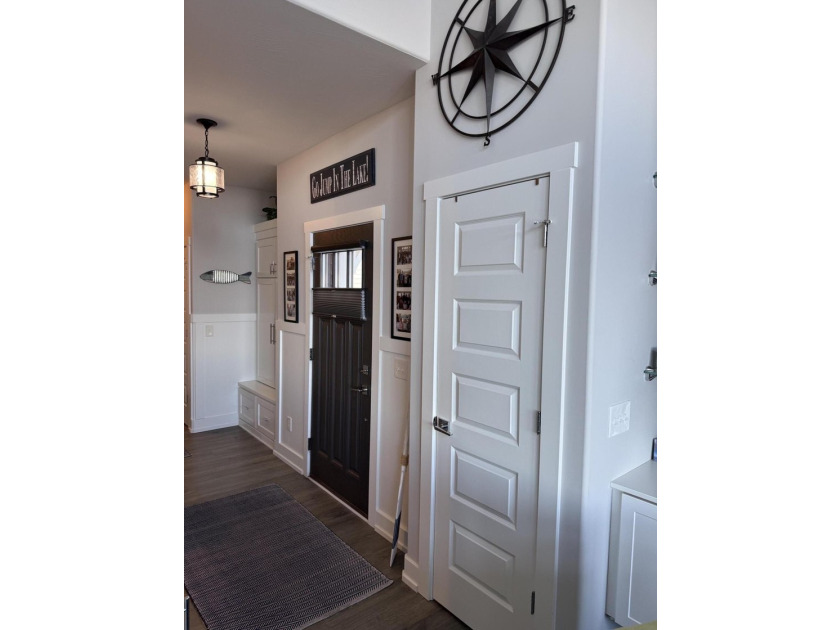 Experience luxury waterfront living in prestigious Terrace Point - photo 4