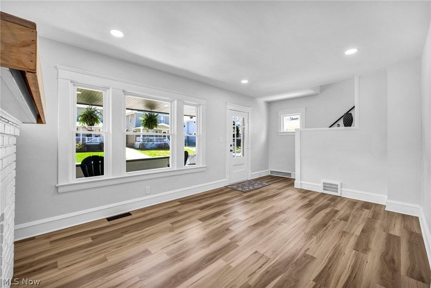 Welcome to this fully updated 3 bedrooms, 2 full bath home in - photo 11