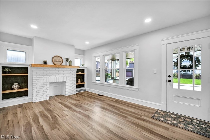 Welcome to this fully updated 3 bedrooms, 2 full bath home in - photo 13