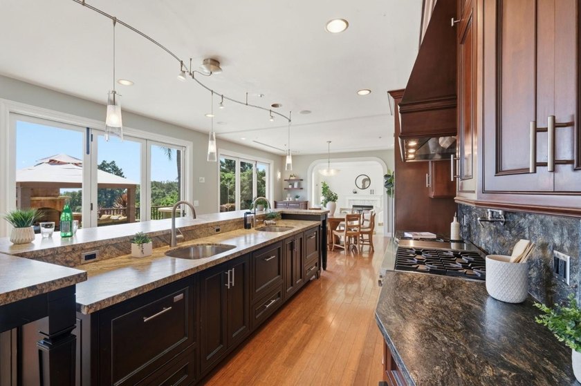 Welcome to the exclusive Mockingbird Ridge neighborhood in Aptos - photo 18
