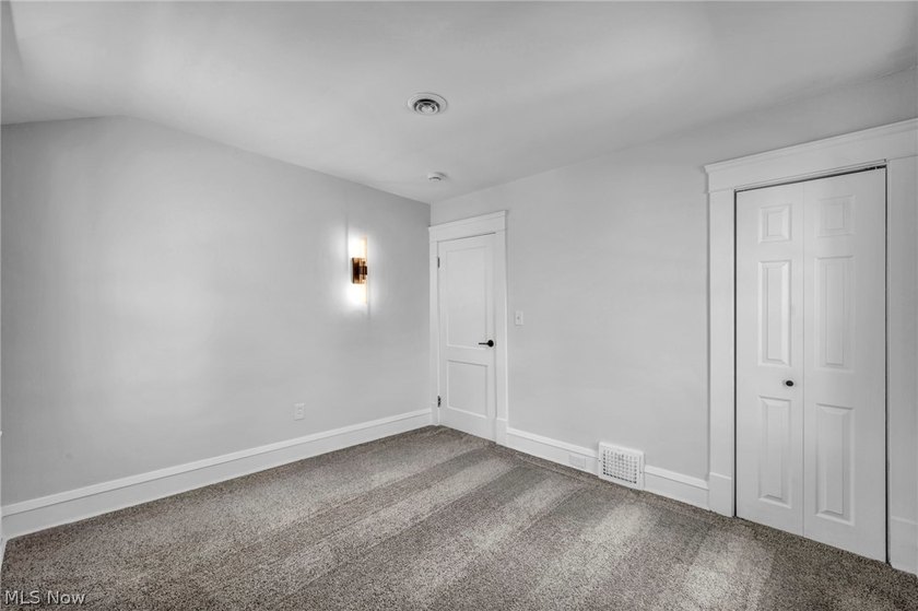 Welcome to this fully updated 3 bedrooms, 2 full bath home in - photo 20