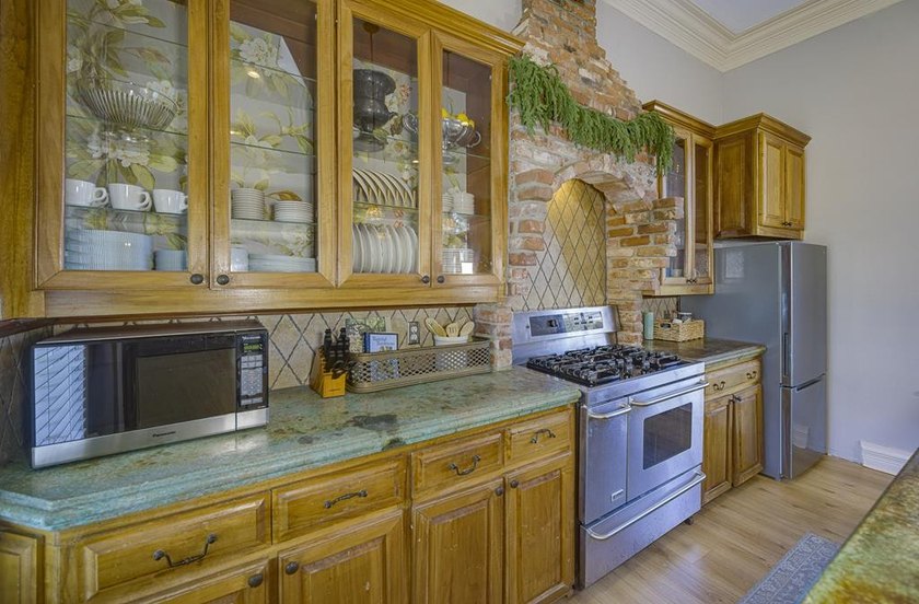 Seller is offering a $5000 credit towards the buyer's closing - photo 2