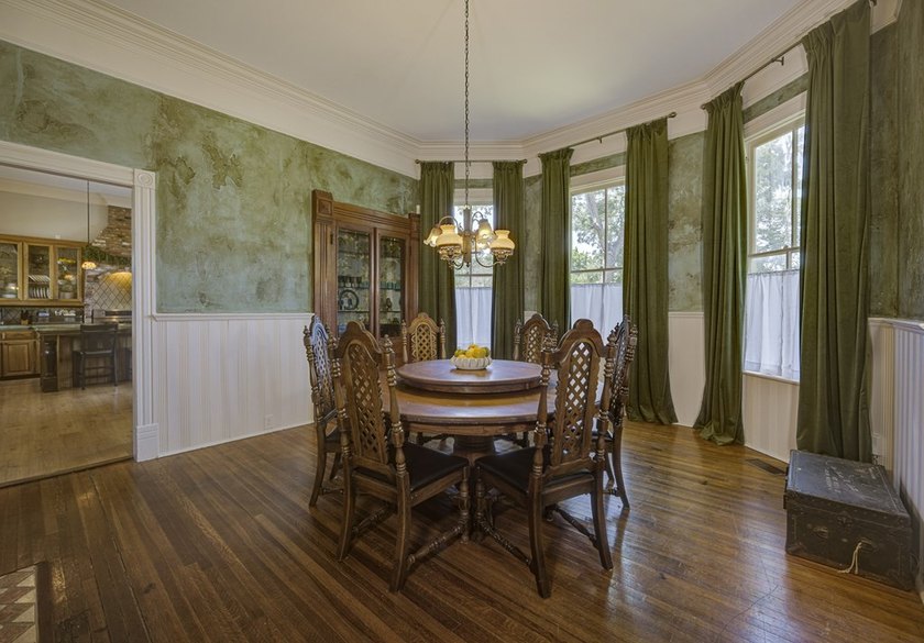 Seller is offering a $5000 credit towards the buyer's closing - photo 4