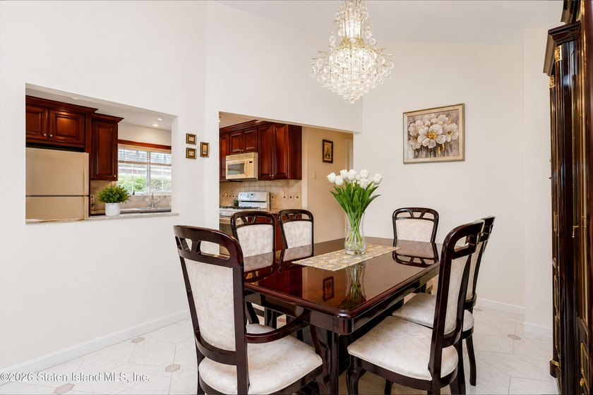 Just move right in! This one family semi-attached home in Great - photo 14