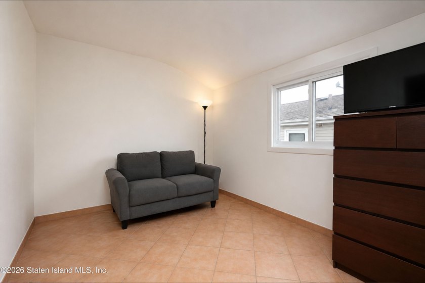 Just move right in! This one family semi-attached home in Great - photo 26
