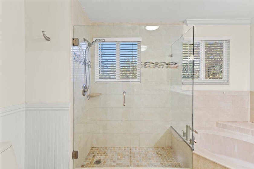Behind the gates of Boca Pointe, this 3BR/3BA corner townhome - photo 27