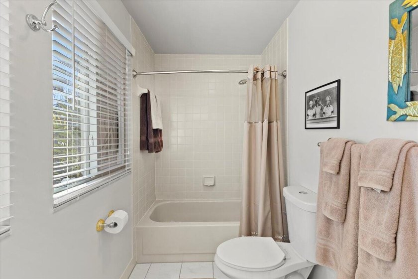 Behind the gates of Boca Pointe, this 3BR/3BA corner townhome - photo 31
