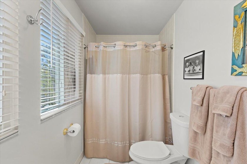Behind the gates of Boca Pointe, this 3BR/3BA corner townhome - photo 32