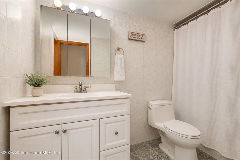 Just move right in! This one family semi-attached home in Great - photo 33
