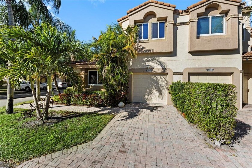 Behind the gates of Boca Pointe, this 3BR/3BA corner townhome - photo 38