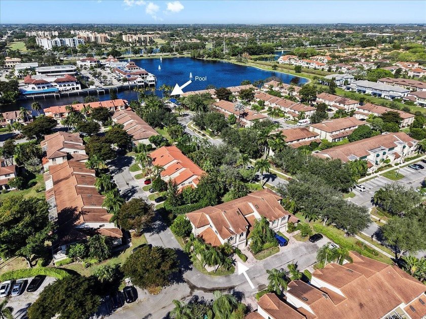 Behind the gates of Boca Pointe, this 3BR/3BA corner townhome - photo 40