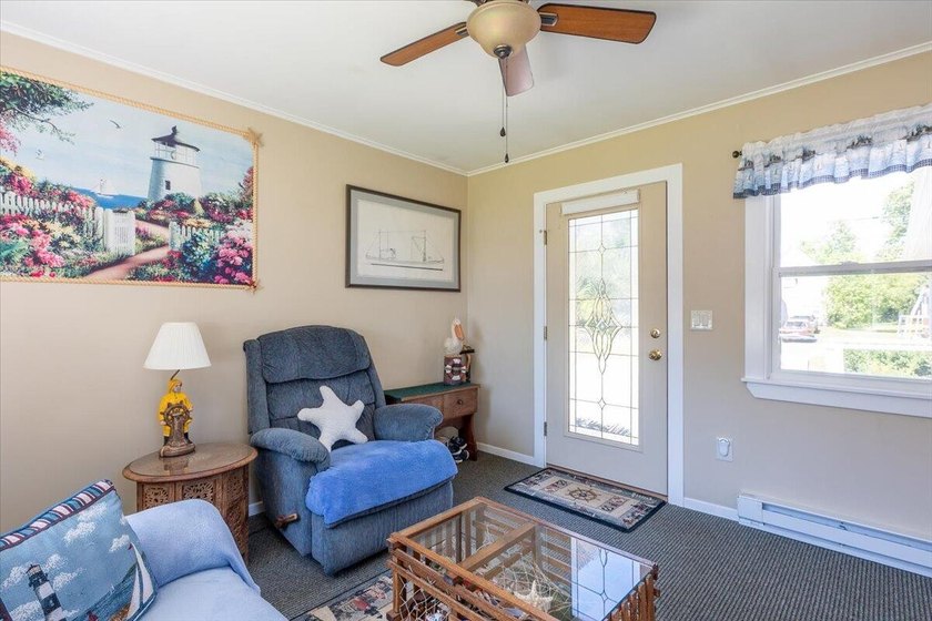 Enjoy stunning views from this charming single-level home - photo 4