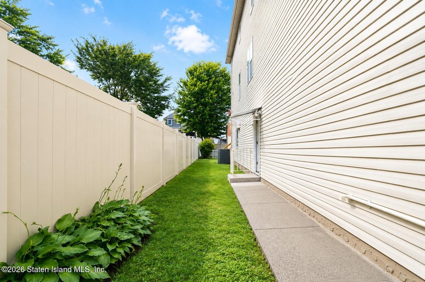 Welcome to 65A Goodall Street, a spacious and beautifully - photo 25