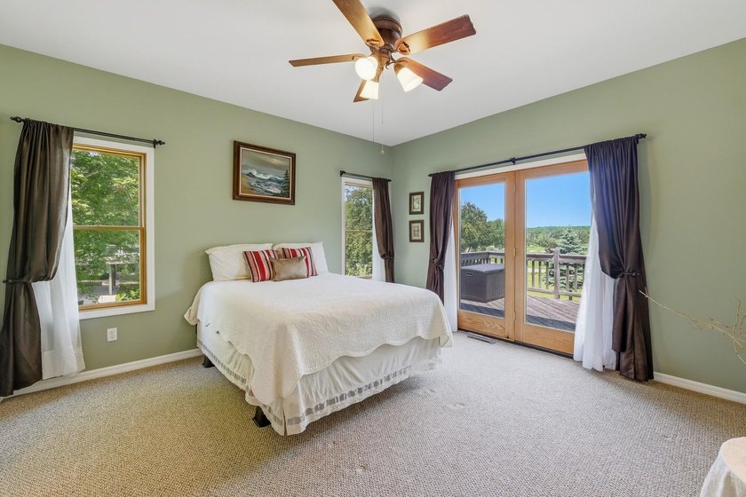 Enjoy the beautiful views of Norwegian Bay from the deck of this - photo 28