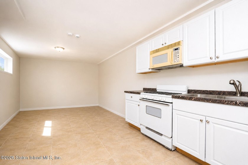 Welcome to 65A Goodall Street, a spacious and beautifully - photo 30