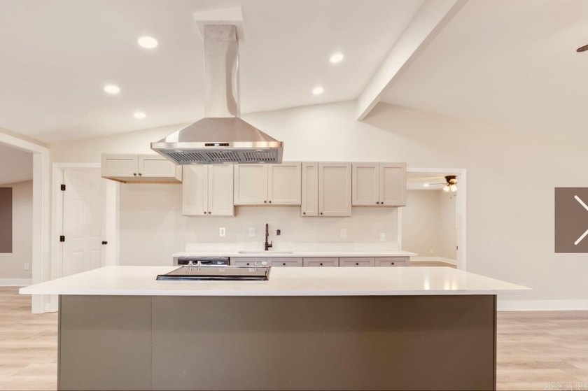 Completely renovated 3 Bedroom,2 bathroom 1512 sq ft.New HVAC - photo 14