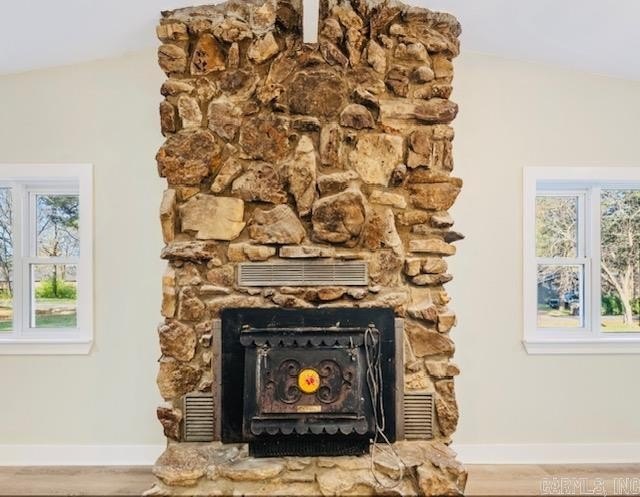 Completely renovated 3 Bedroom,2 bathroom 1512 sq ft.New HVAC - photo 15
