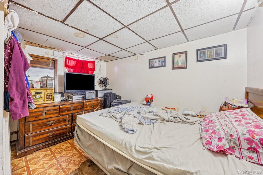 Welcome to this well-maintained single-family home in the heart - photo 20