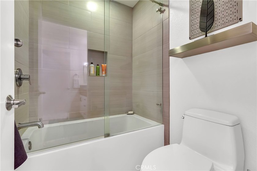 Experience resort style living at 178 Villa Point Drive, a - photo 20