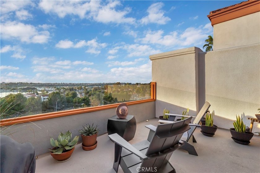Experience resort style living at 178 Villa Point Drive, a - photo 22
