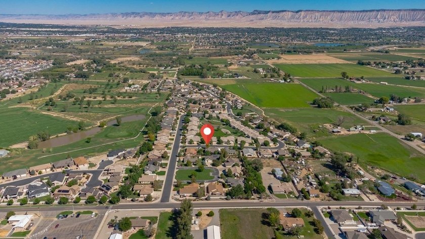 Enjoy easy, lock-and-leave living in the sought-after Chipeta - photo 31