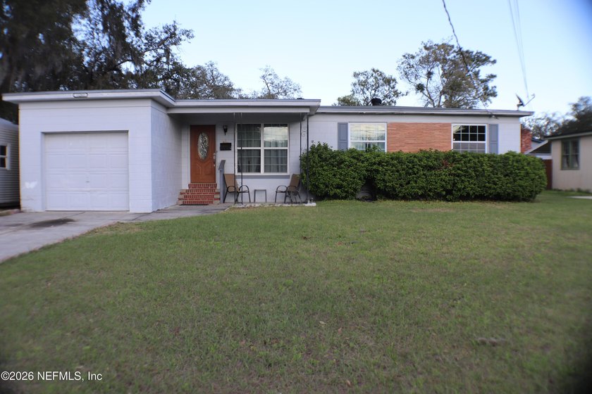 Charming 4-bedroom Home in San Mateo. Step inside to find an - photo 3