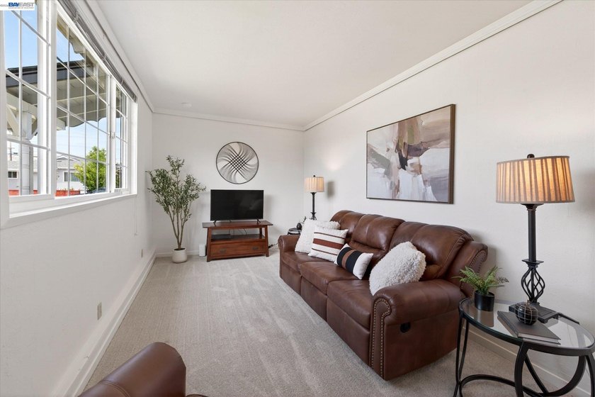 BACK ON THE MARKET - at no fault of the seller or the property - photo 8