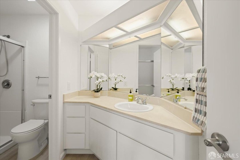 Welcome to 593 Shadow Dance Drive, a beautifully updated - photo 7