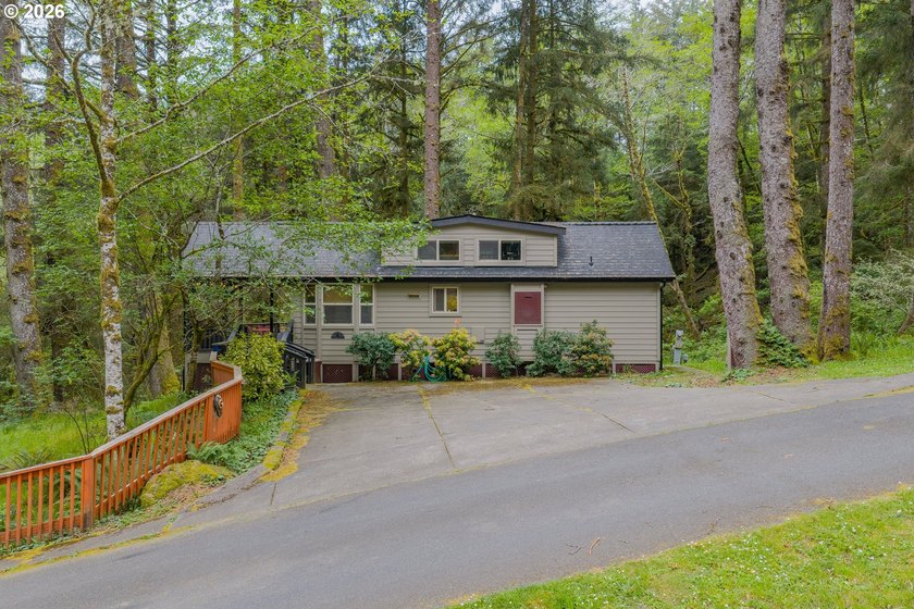 Wooded coastal retreat in the highly desirable Whaleshead Beach - photo 26
